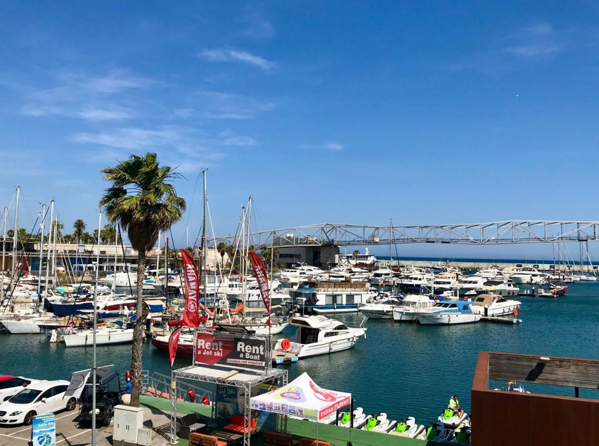 Boat Yacht Barcelona Hotell Sant Adria de Besos Eksteriør bilde