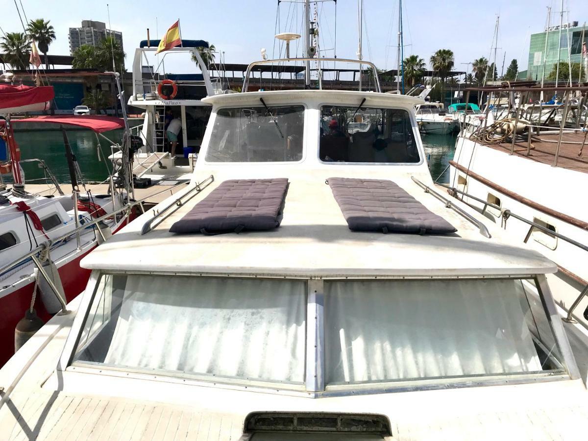 Boat Yacht Barcelona Hotell Sant Adria de Besos Eksteriør bilde