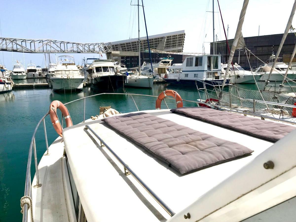 Boat Yacht Barcelona Hotell Sant Adria de Besos Eksteriør bilde