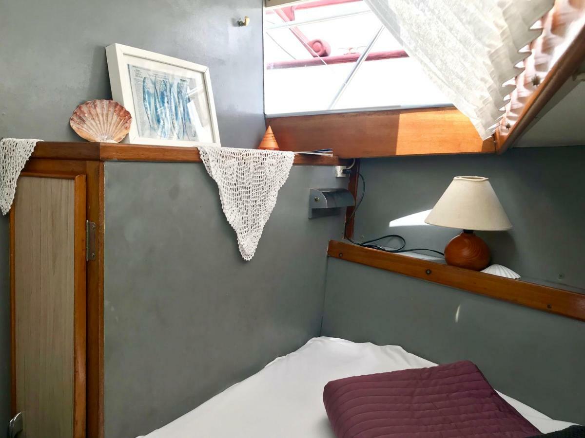 Boat Yacht Barcelona Hotell Sant Adria de Besos Eksteriør bilde