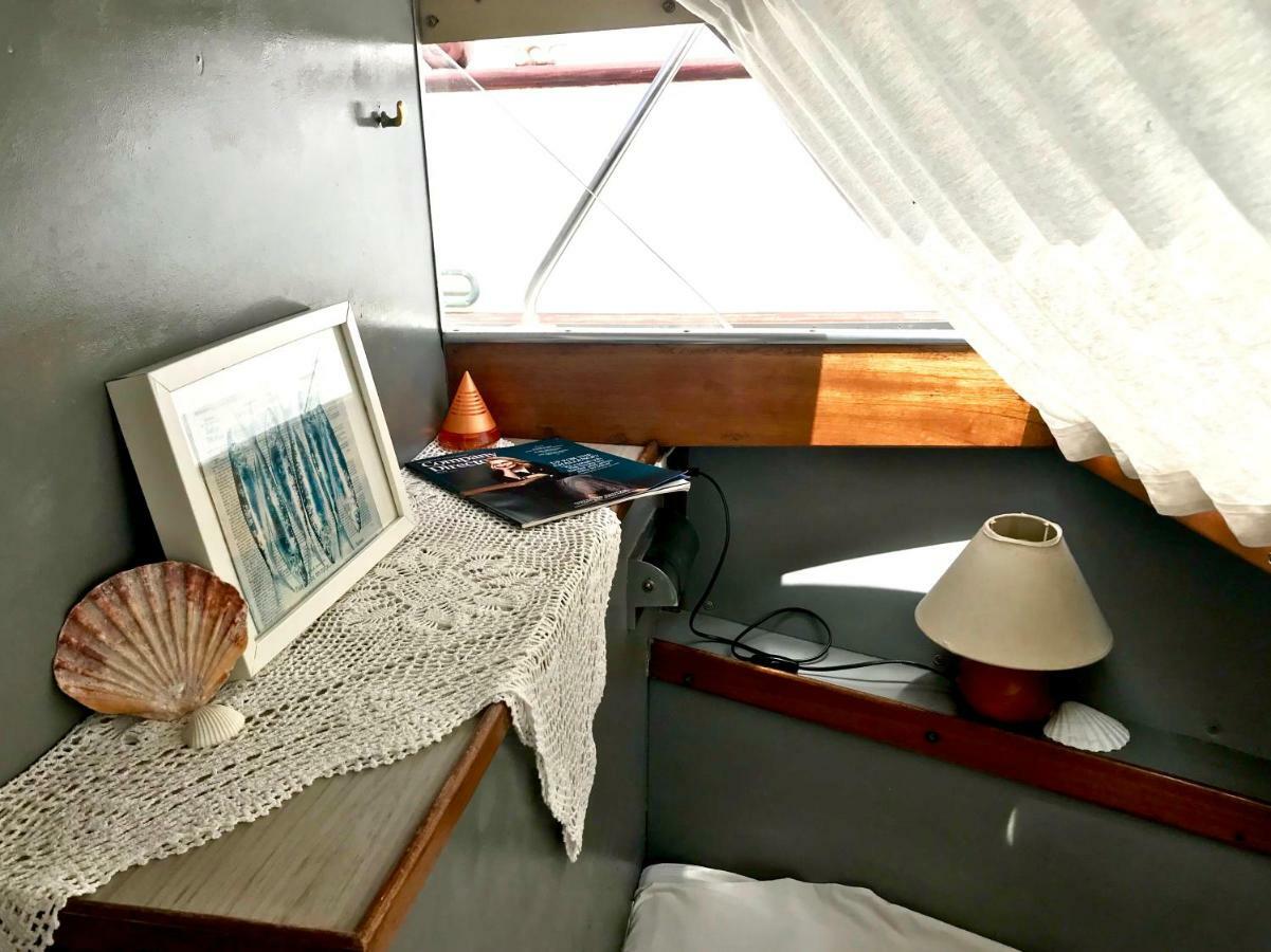 Boat Yacht Barcelona Hotell Sant Adria de Besos Eksteriør bilde
