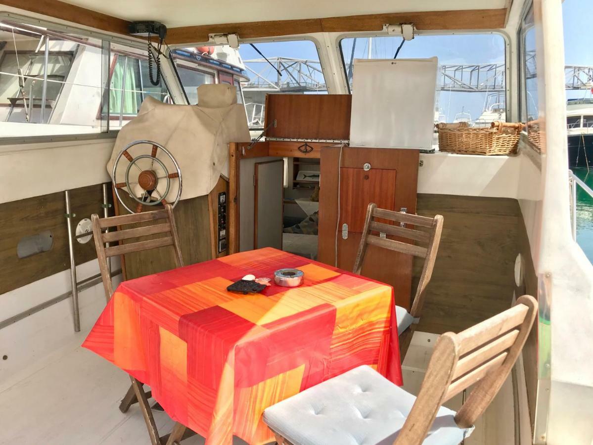 Boat Yacht Barcelona Hotell Sant Adria de Besos Eksteriør bilde