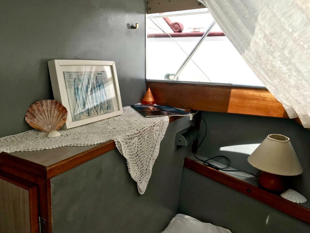 Boat Yacht Barcelona Hotell Sant Adria de Besos Eksteriør bilde
